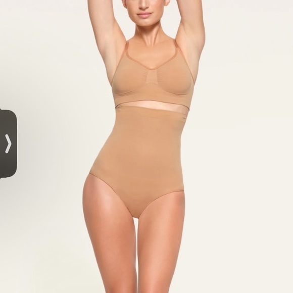 SKIMS Other - NWOT Skims seamless sculpting underwear